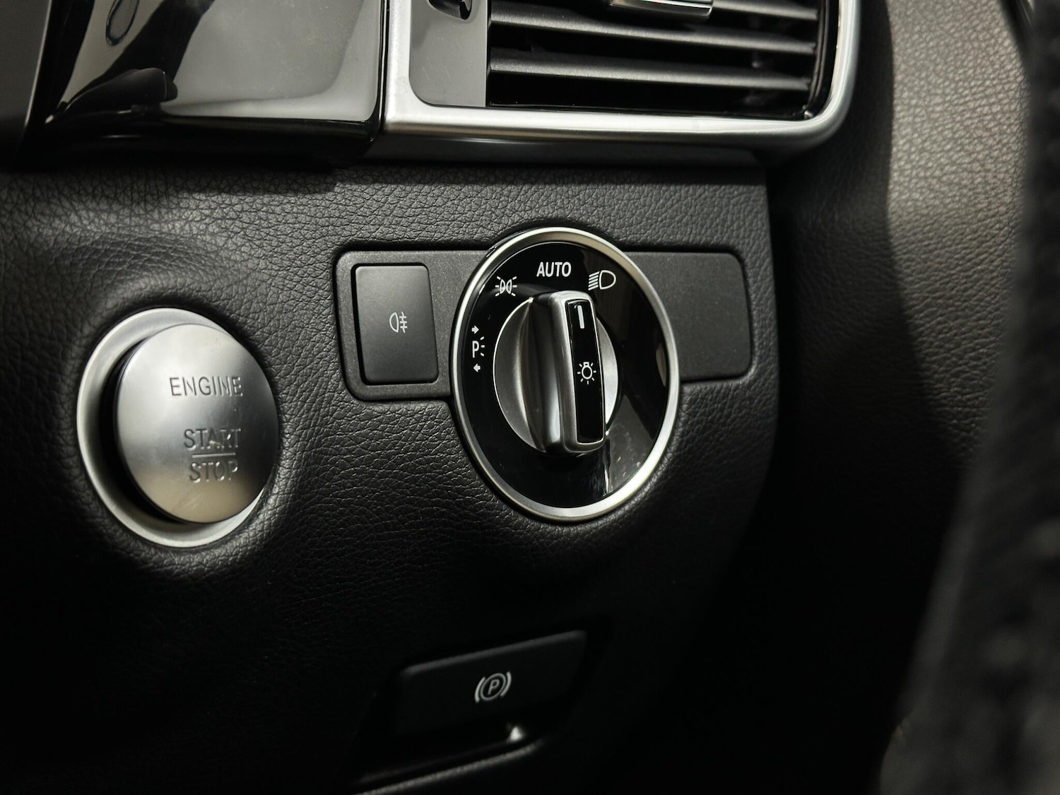 Used Mercedes-Benz GLE 2018 for sale - 77637391: Photo 17