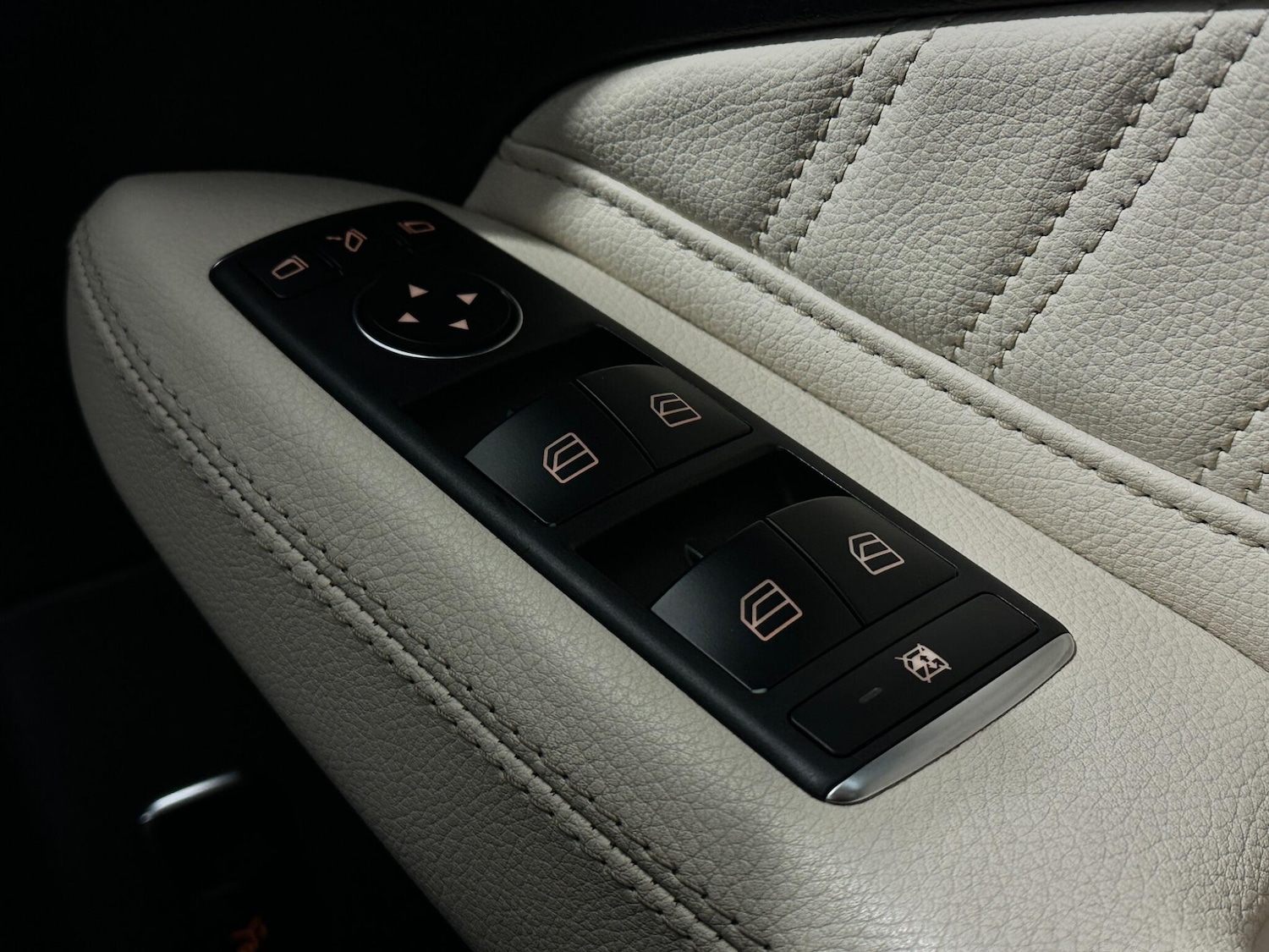 Used Mercedes-Benz GLE 2018 for sale - 77637391: Photo 20