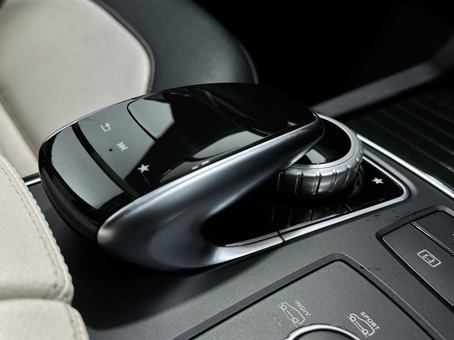 Used Mercedes-Benz GLE 2018 for sale - 77637391: Photo 24