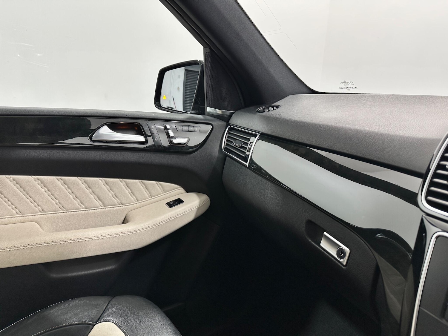 Used Mercedes-Benz GLE 2018 for sale - 77637391: Photo 33