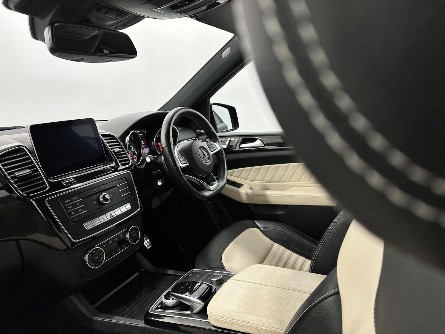 Used Mercedes-Benz GLE 2018 for sale - 77637391: Photo 36