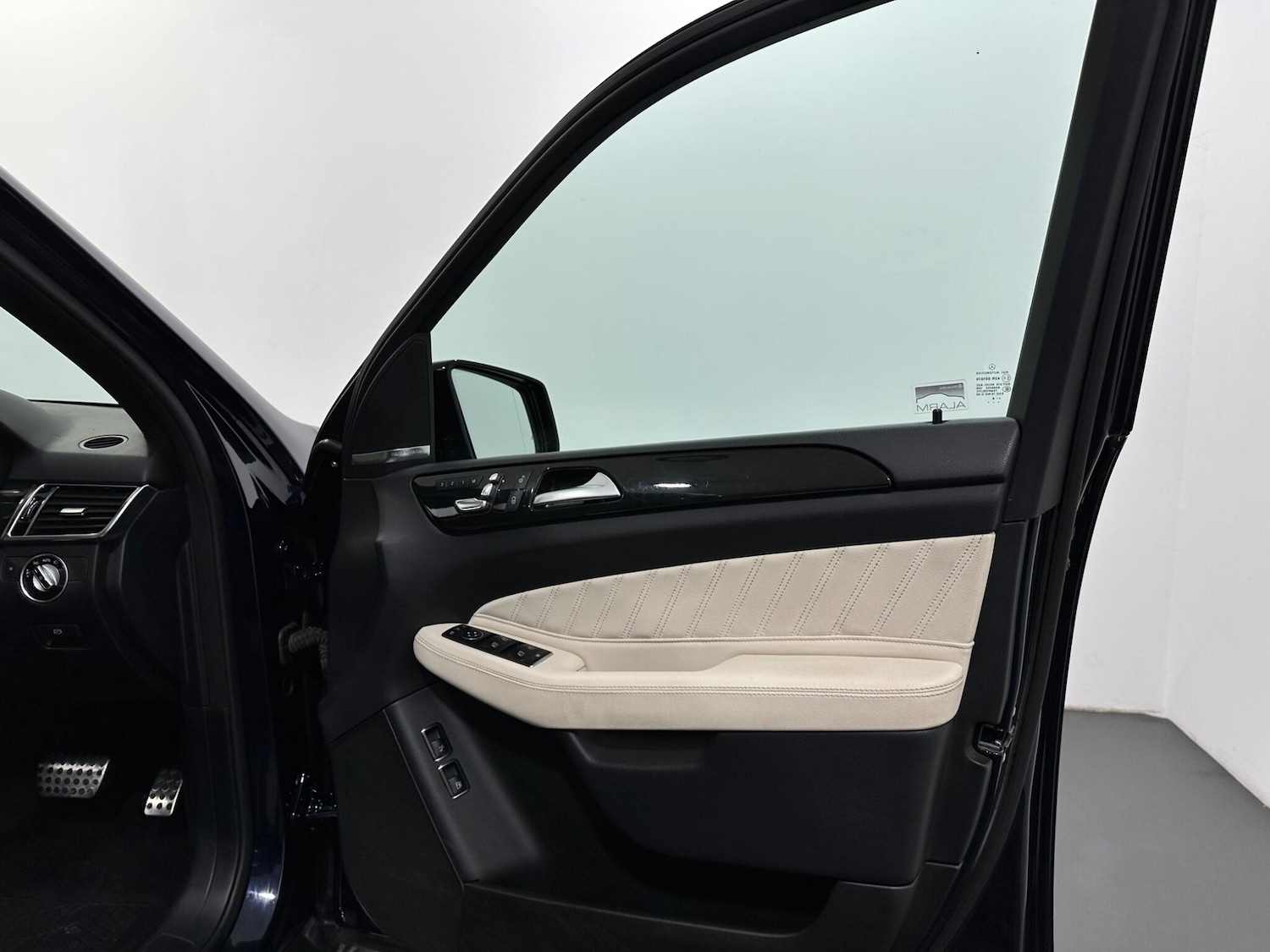 Used Mercedes-Benz GLE 2018 for sale - 77637391: Photo 40