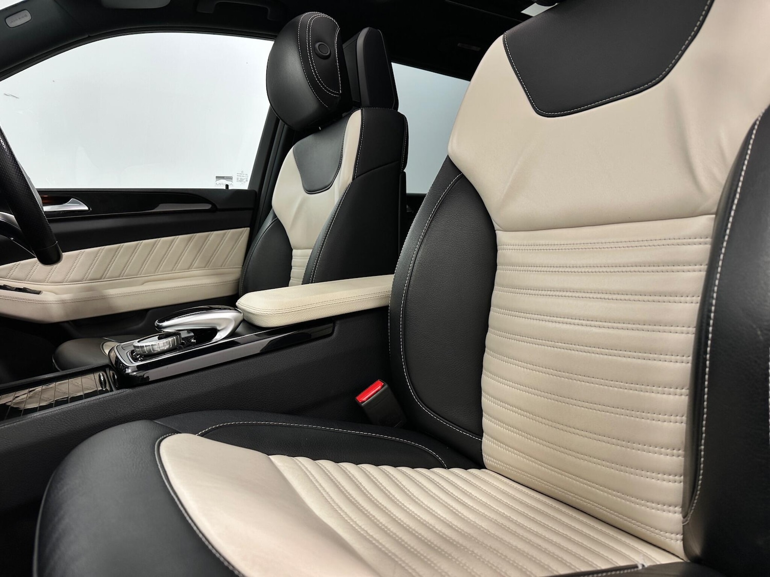 Used Mercedes-Benz GLE 2018 for sale - 77637391: Photo 42