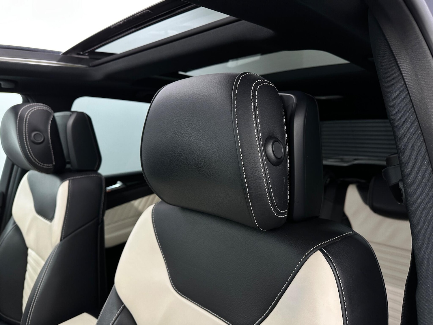 Used Mercedes-Benz GLE 2018 for sale - 77637391: Photo 43