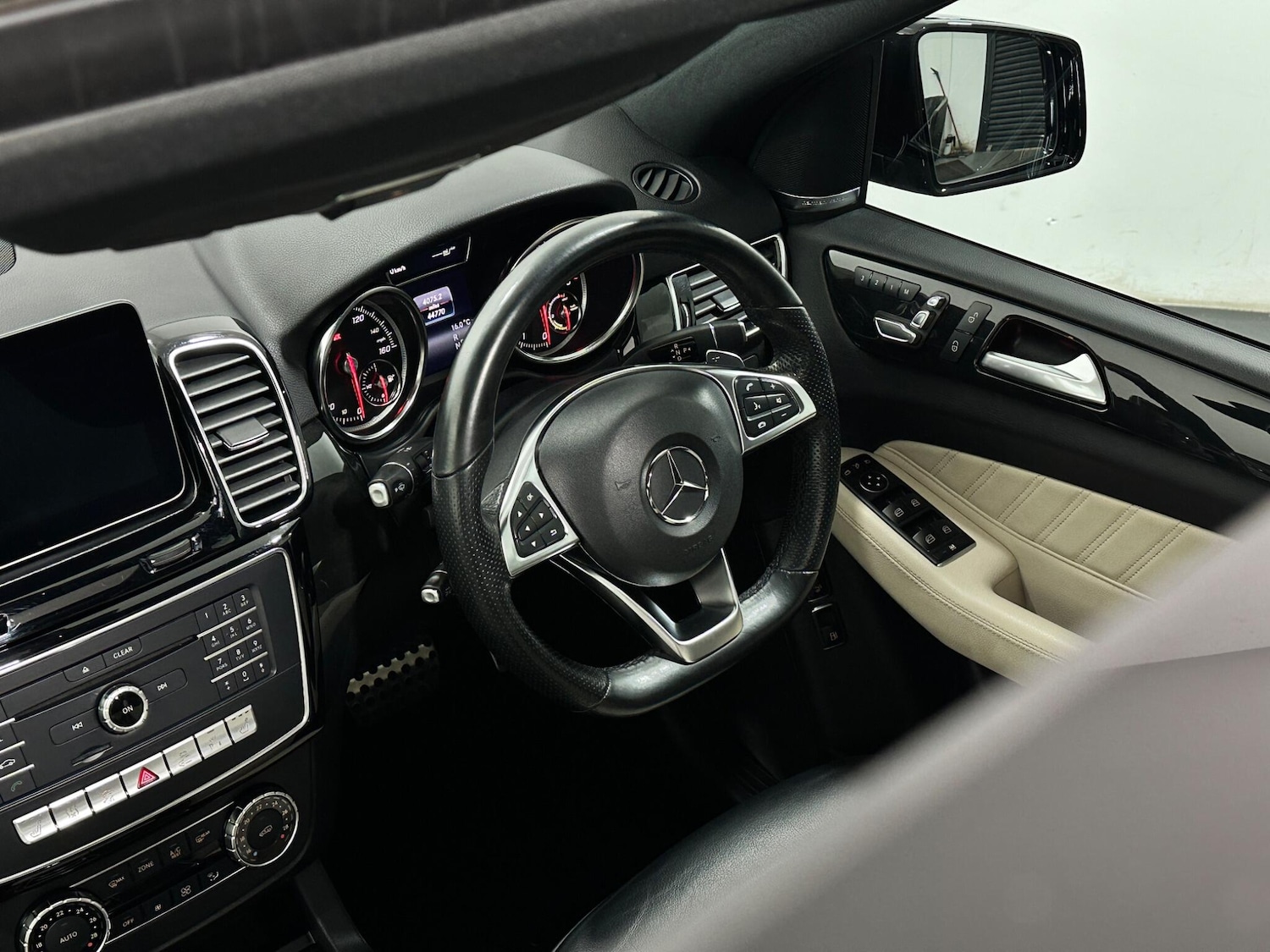 Used Mercedes-Benz GLE 2018 for sale - 77637391: Photo 67