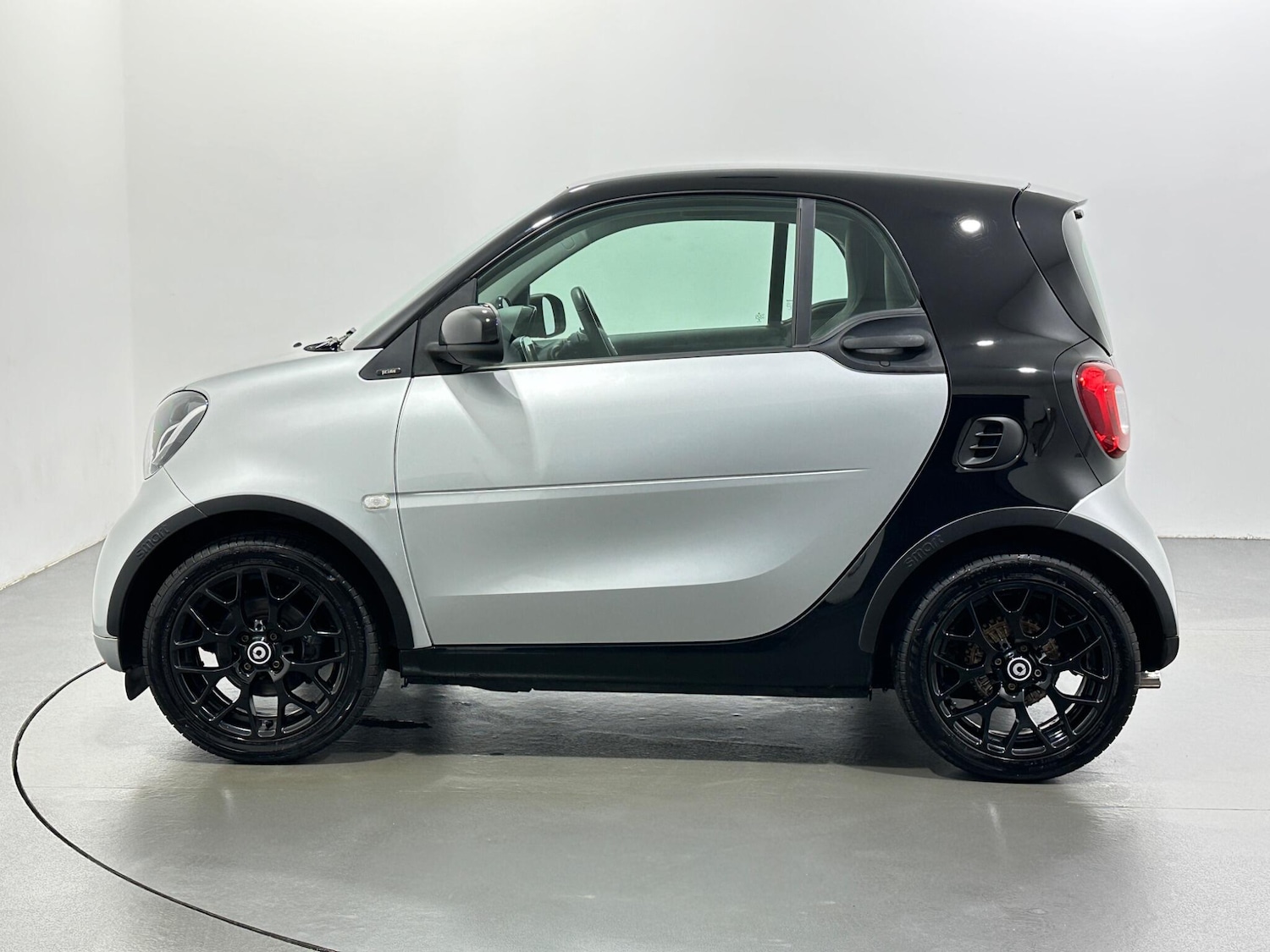 Used smart fortwo 2017 for sale - 77279946: Photo 5