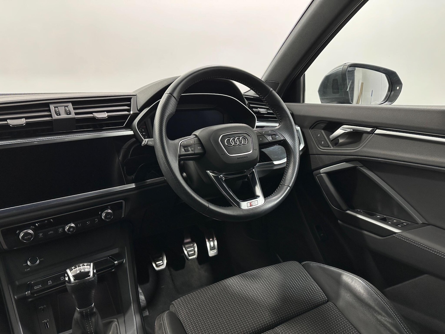 Used Audi Q3 2019 for sale - 77131958: Photo 11