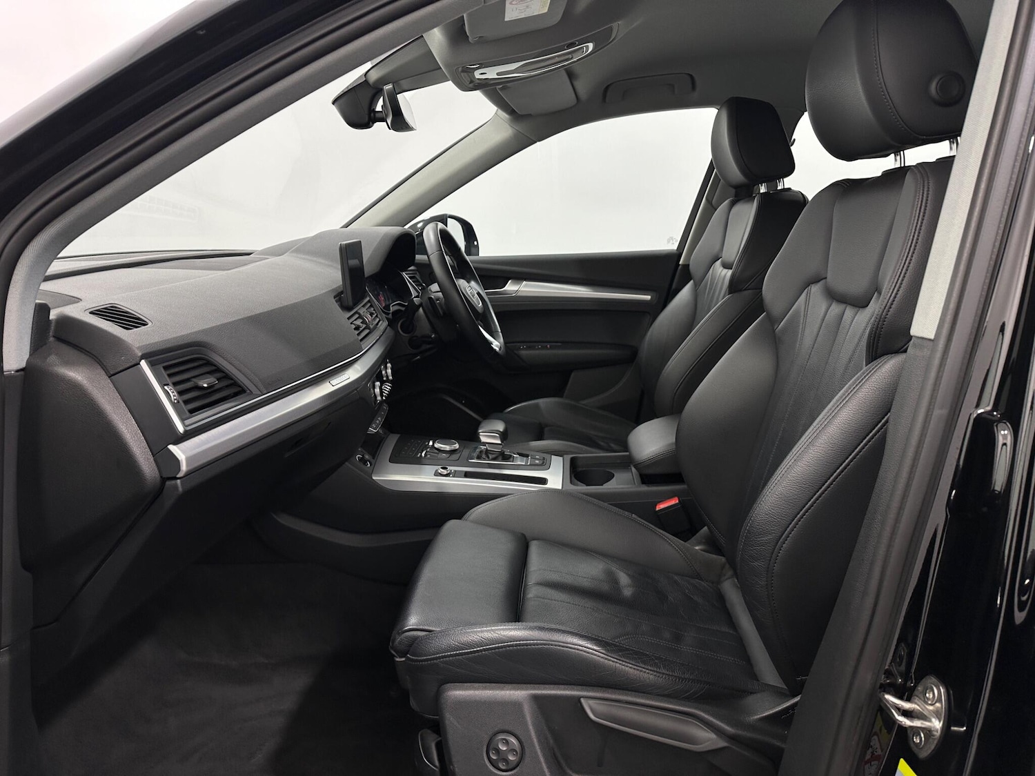 Used Audi Q5 2018 for sale - 76878996: Photo 35