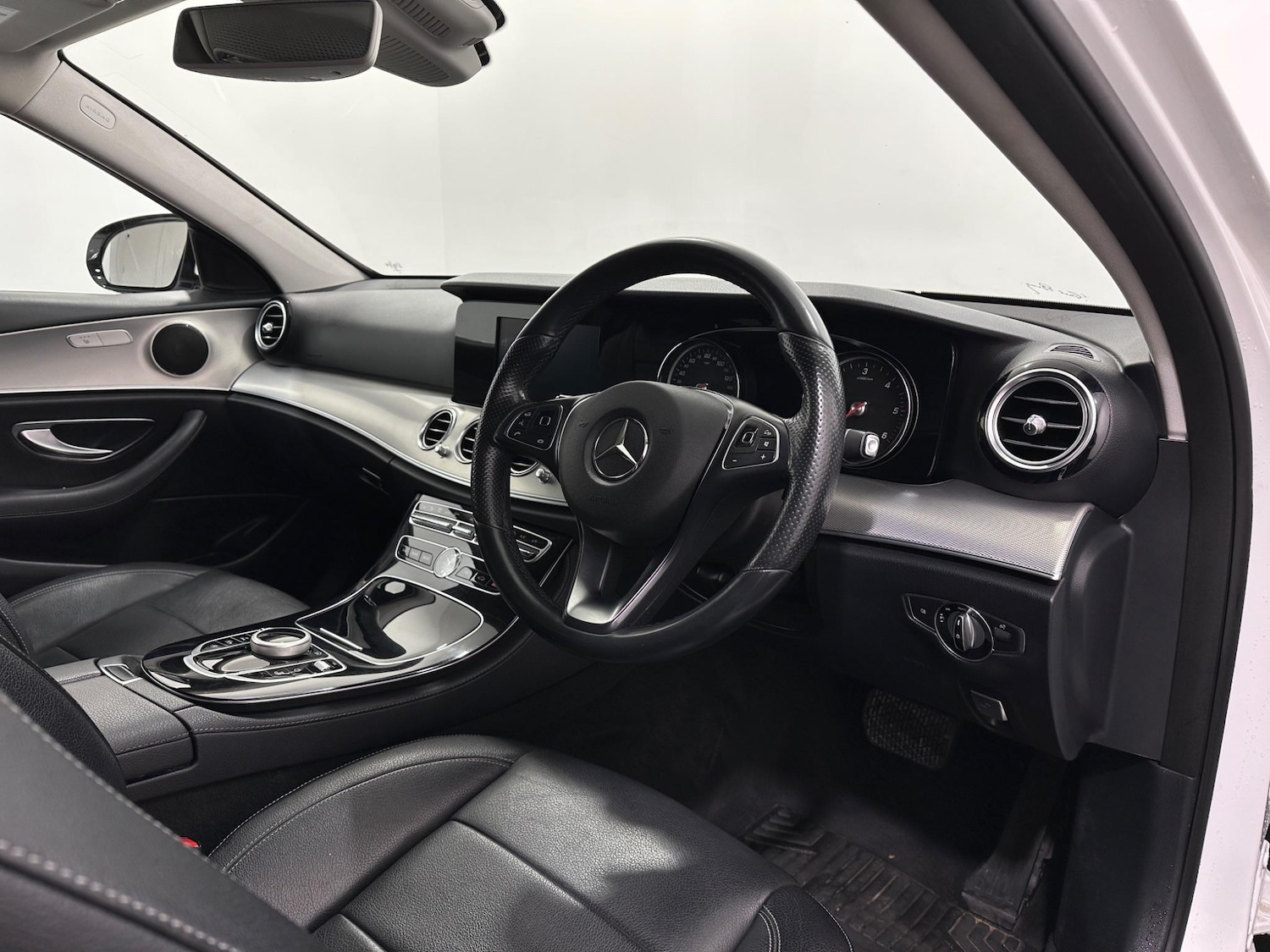 Used Mercedes-Benz E Class 2017 for sale - 76878867: Photo 10