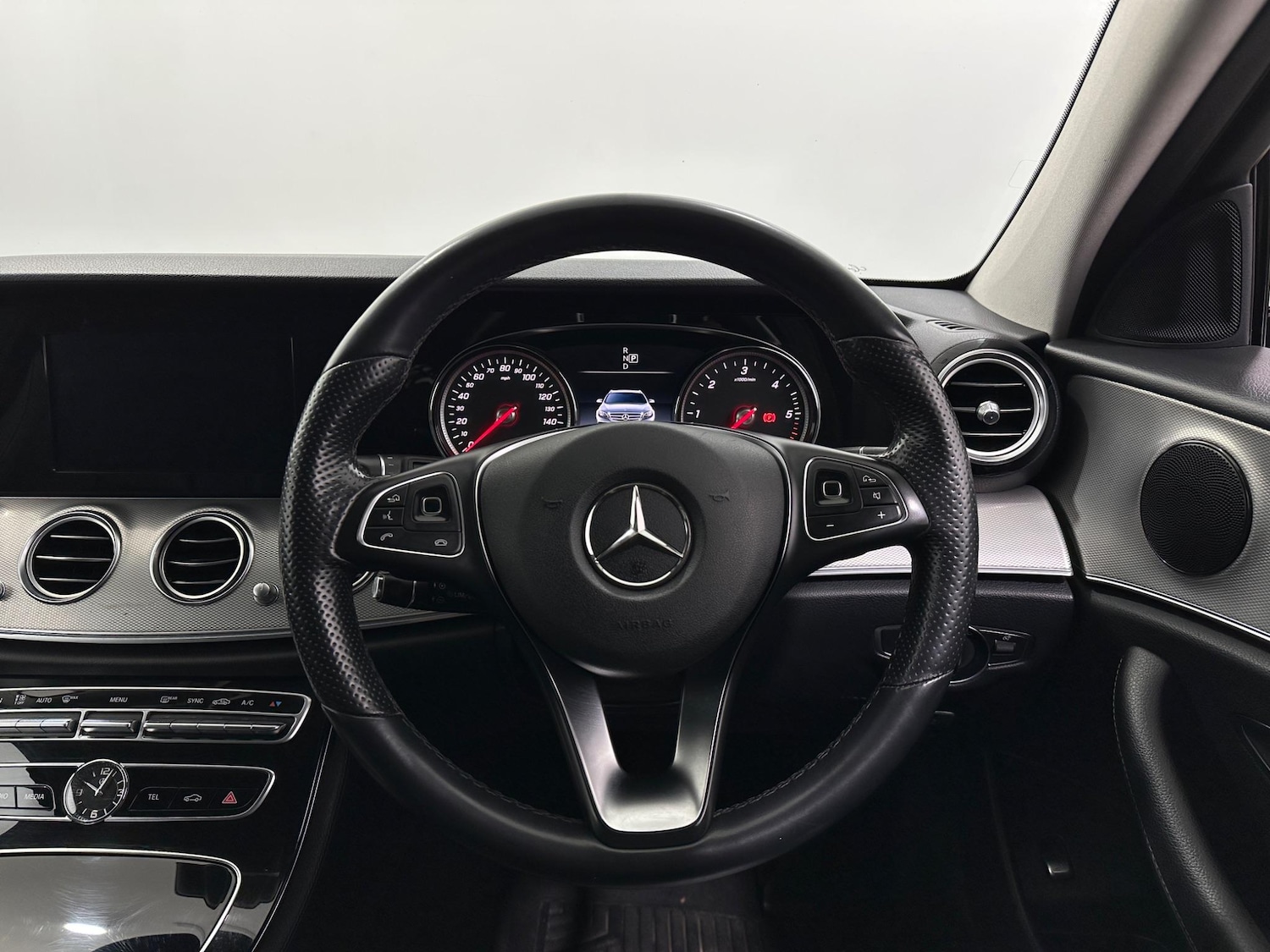 Used Mercedes-Benz E Class 2017 for sale - 76878867: Photo 12