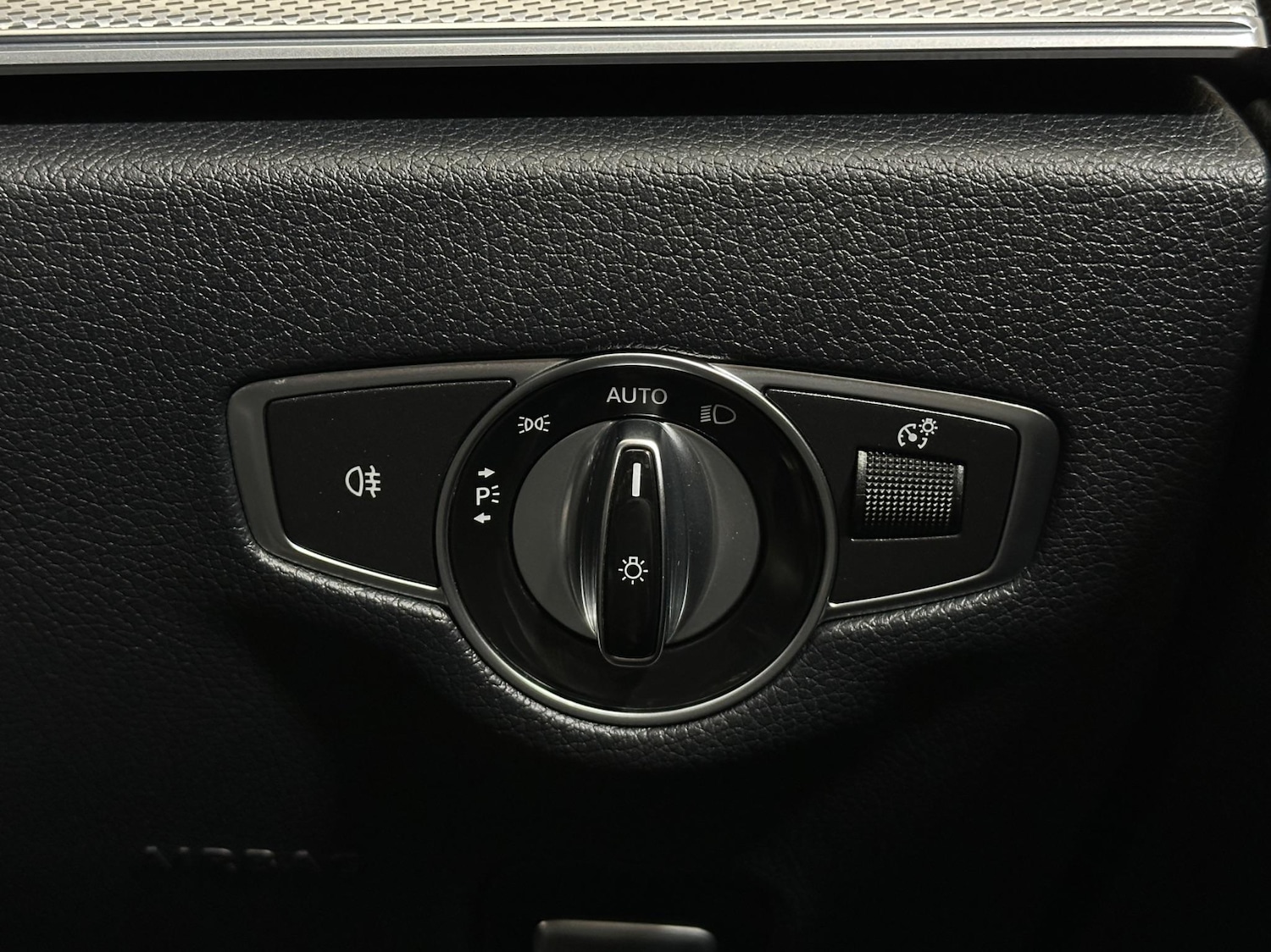 Used Mercedes-Benz E Class 2017 for sale - 76878867: Photo 17