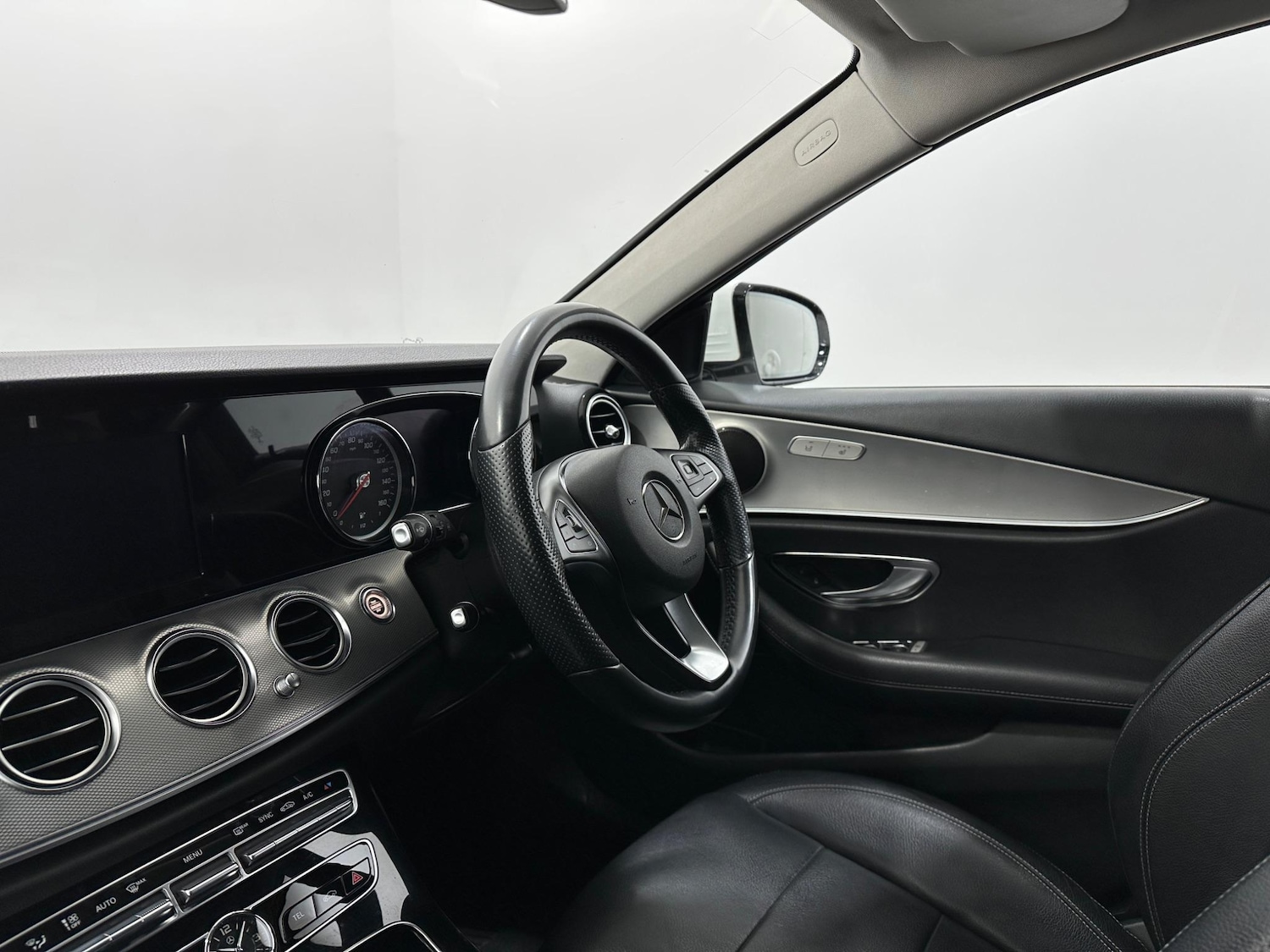 Used Mercedes-Benz E Class 2017 for sale - 76878867: Photo 29