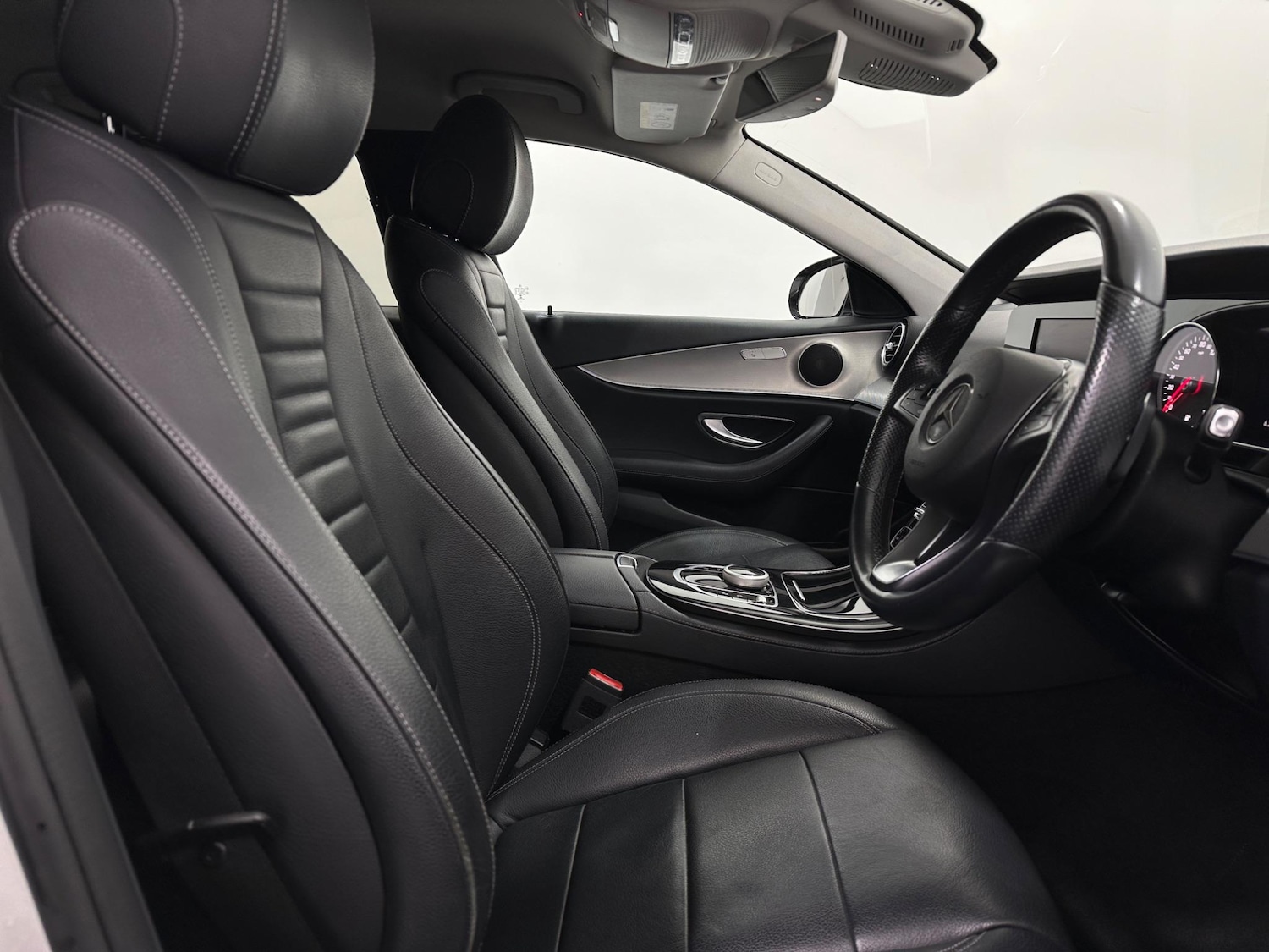 Used Mercedes-Benz E Class 2017 for sale - 76878867: Photo 30