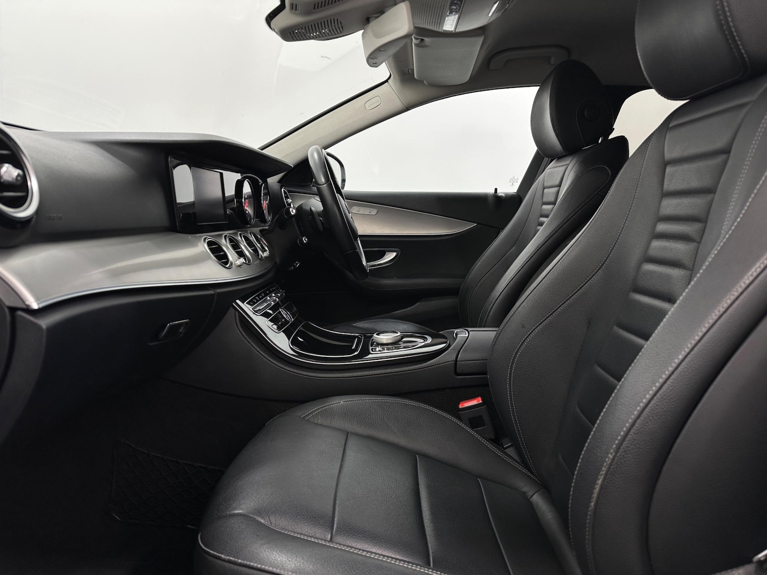 Used Mercedes-Benz E Class 2017 for sale - 76878867: Photo 33