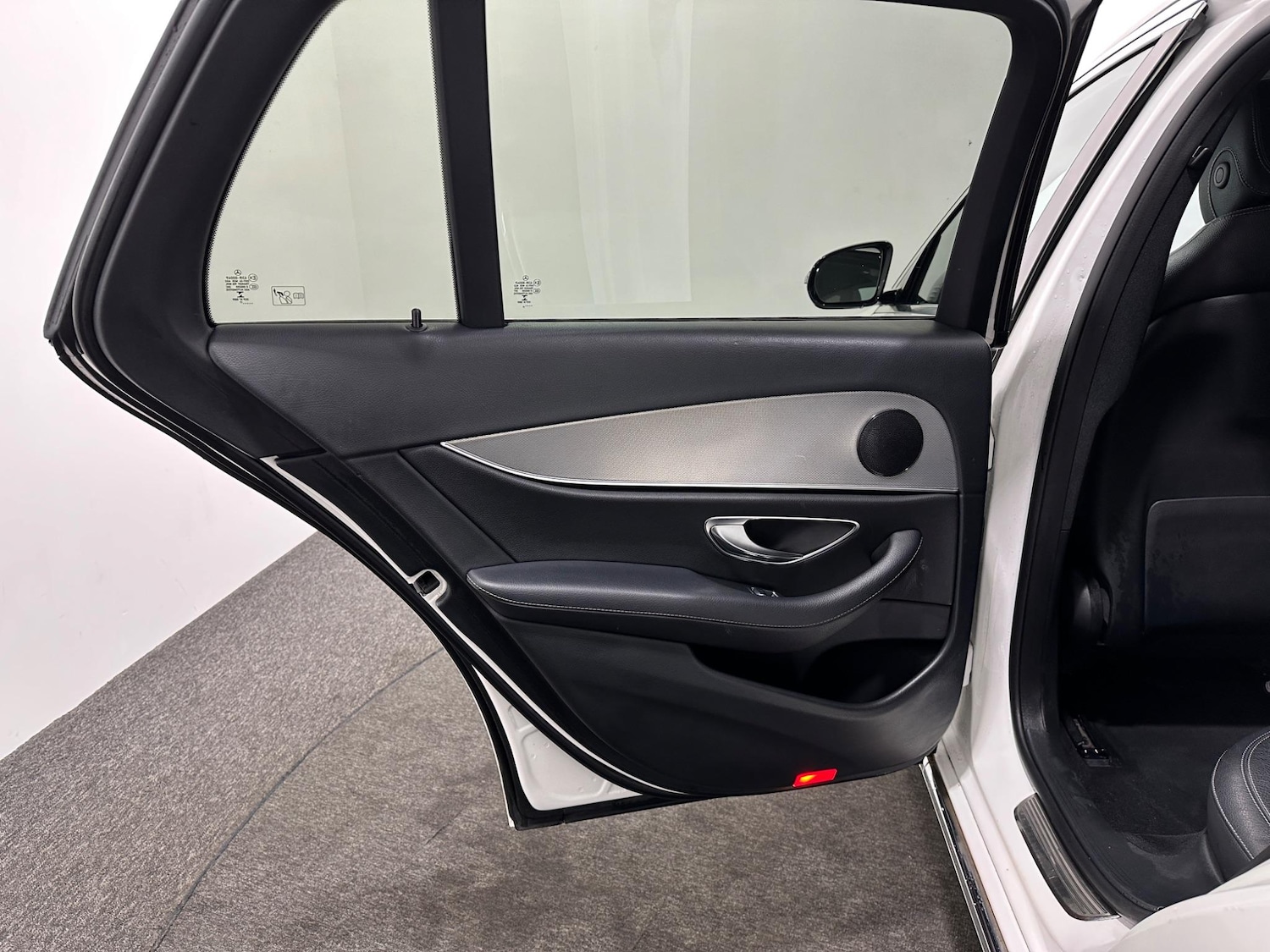 Used Mercedes-Benz E Class 2017 for sale - 76878867: Photo 40