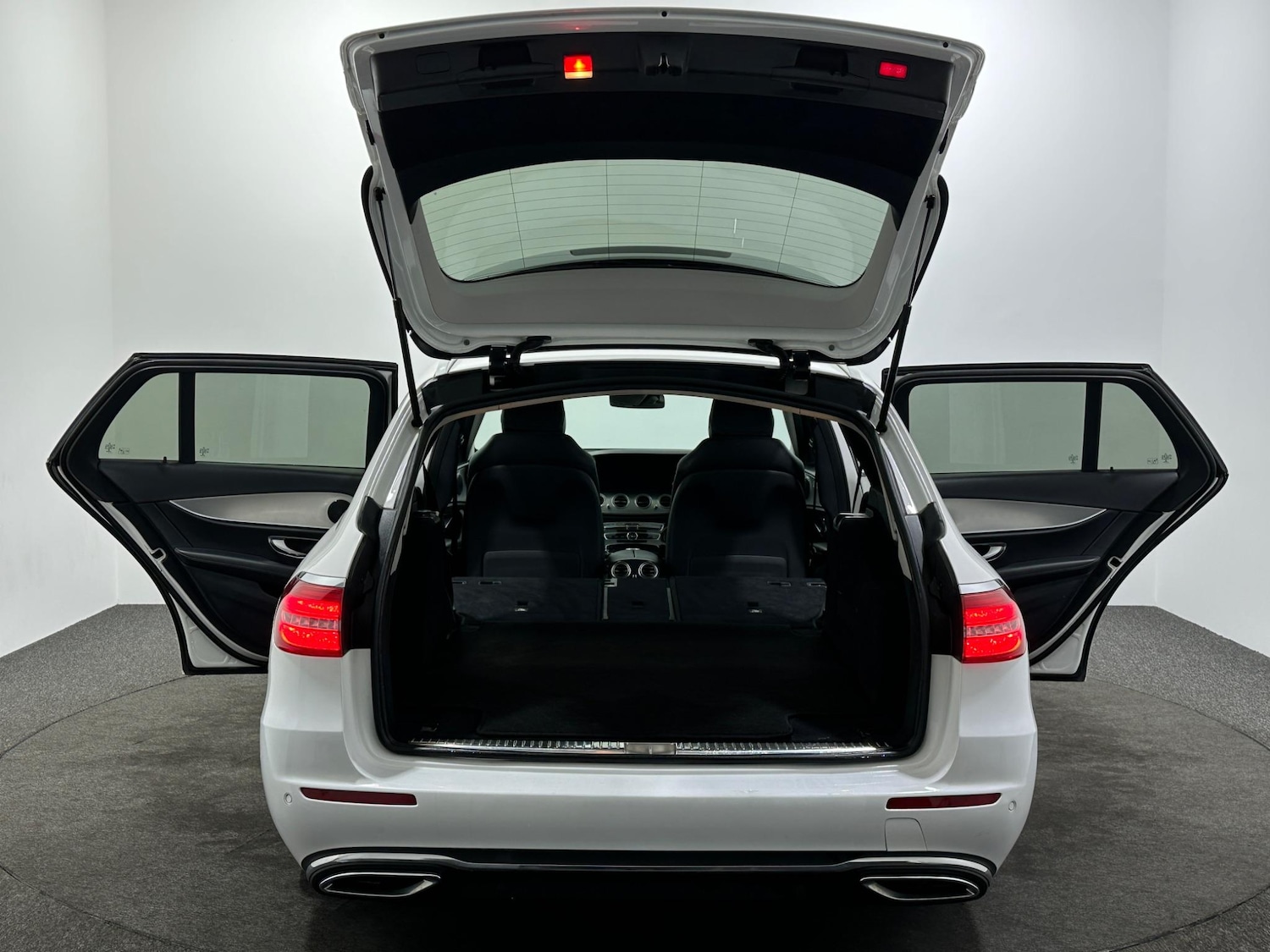 Used Mercedes-Benz E Class 2017 for sale - 76878867: Photo 44