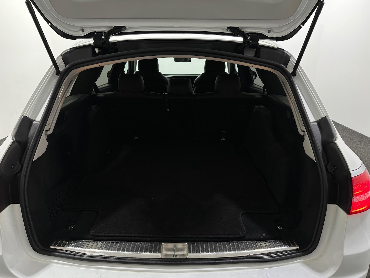 Used Mercedes-Benz E Class 2017 for sale - 76878867: Photo 47