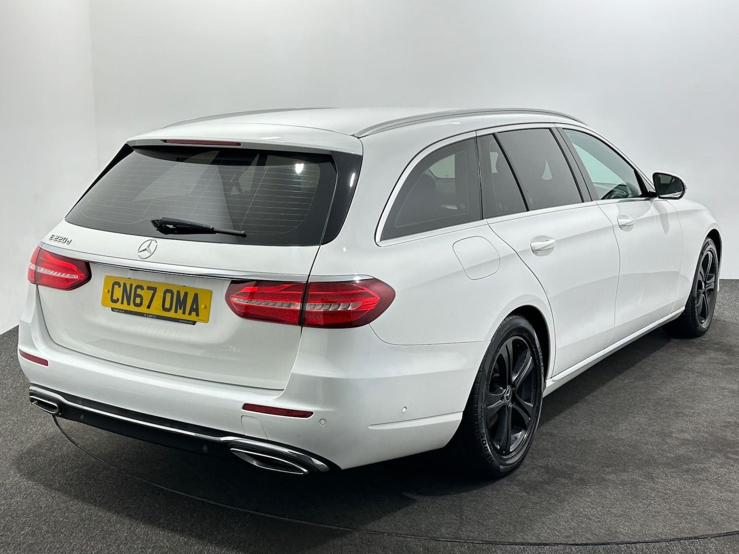 Used Mercedes-Benz E Class 2017 for sale - 76878867: Photo 8