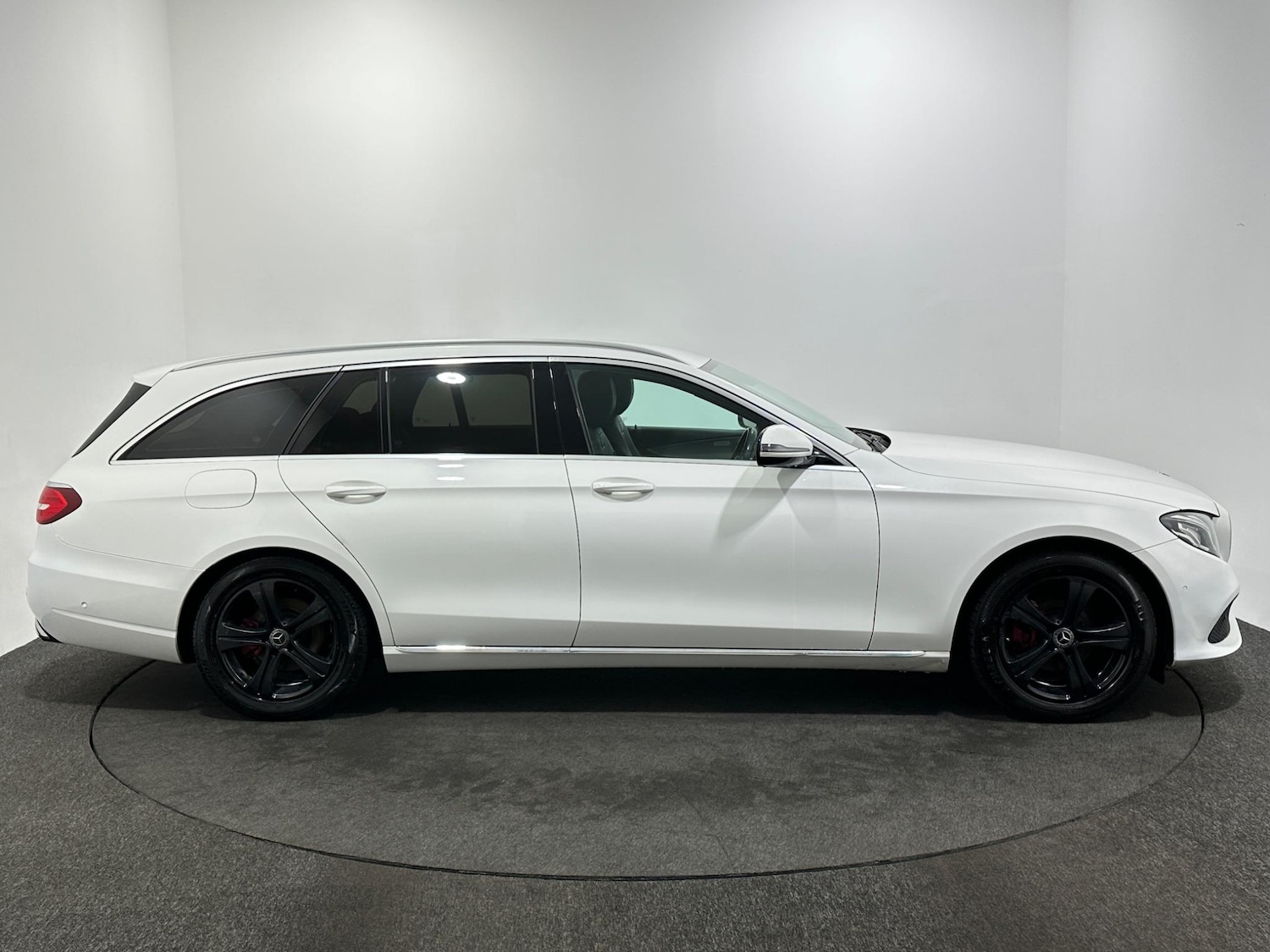 Used Mercedes-Benz E Class 2017 for sale - 76878867: Photo 9