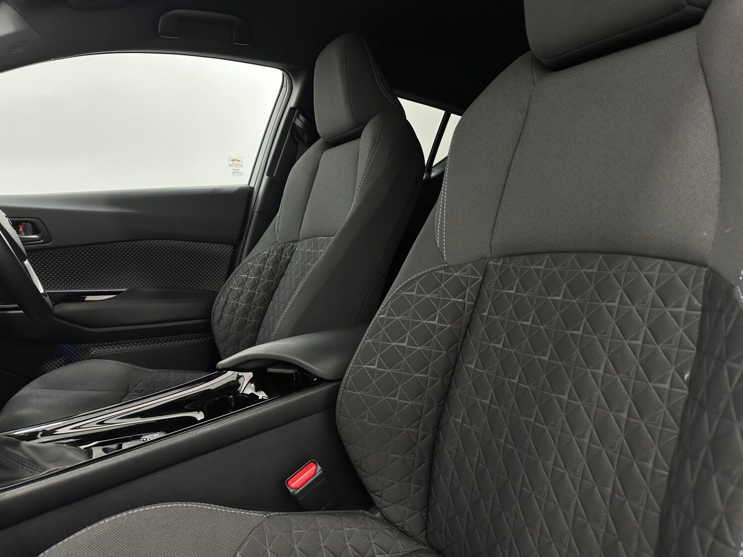 Used Toyota C-HR 2022 for sale - 78020428: Photo 35