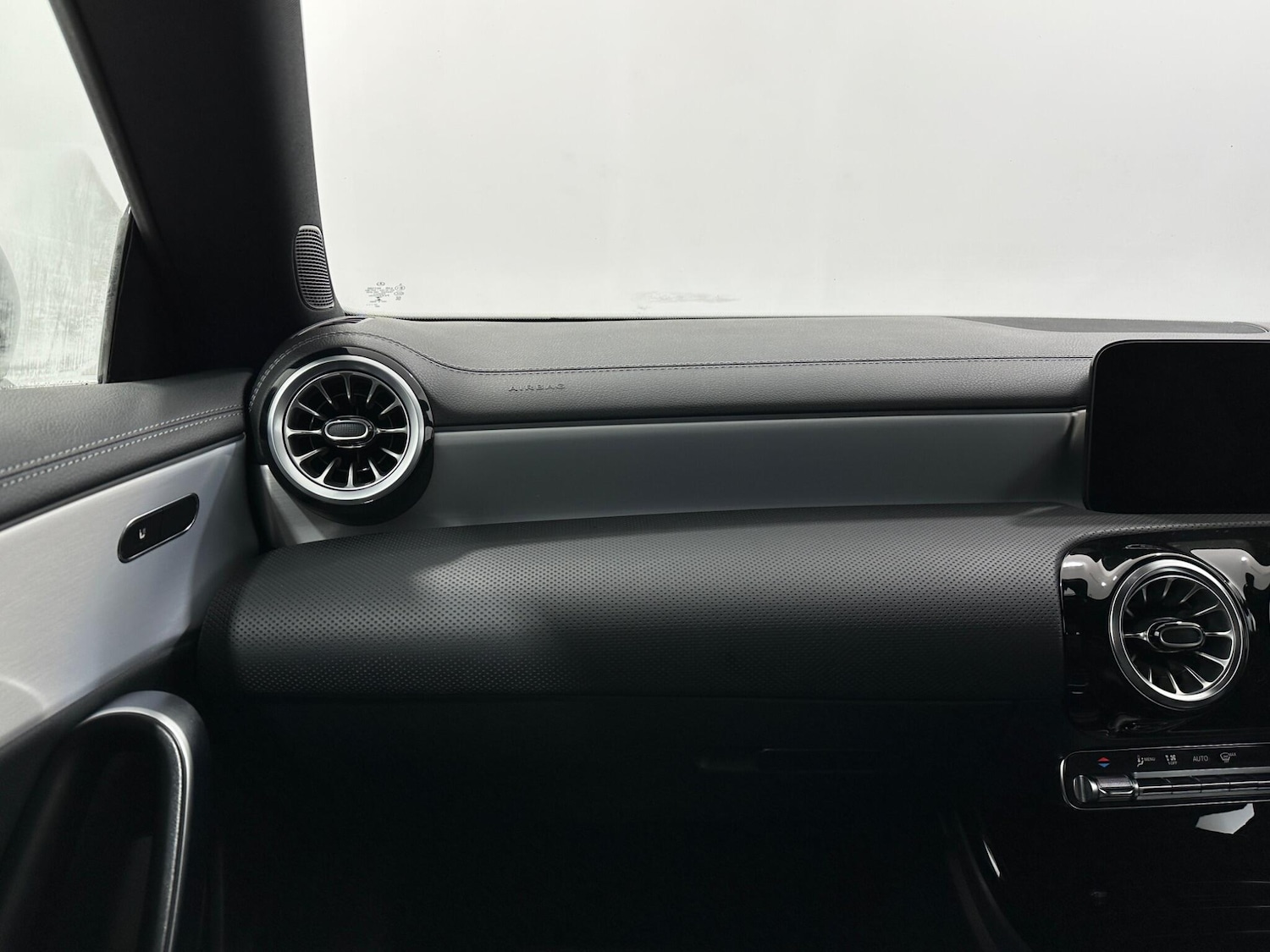 Used Mercedes-Benz CLA 2023 for sale - 78047270: Photo 31