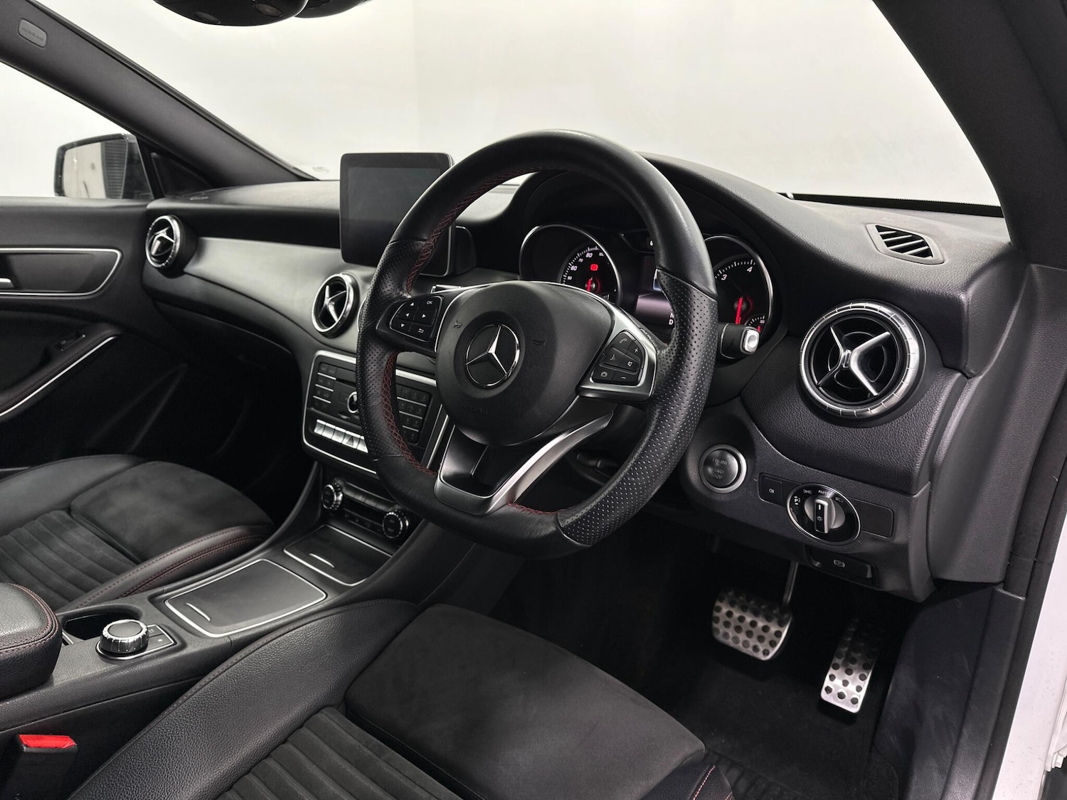 Used Mercedes-Benz CLA 2019 for sale - 77550225: Photo 10