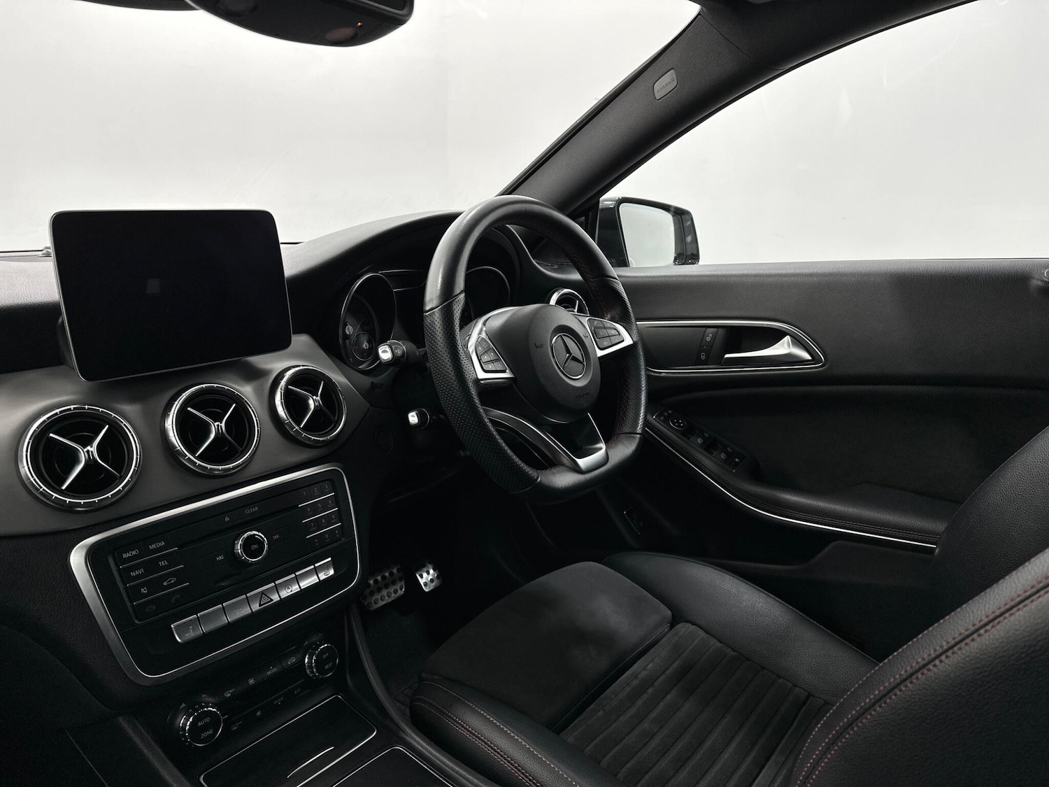 Used Mercedes-Benz CLA 2019 for sale - 77550225: Photo 32