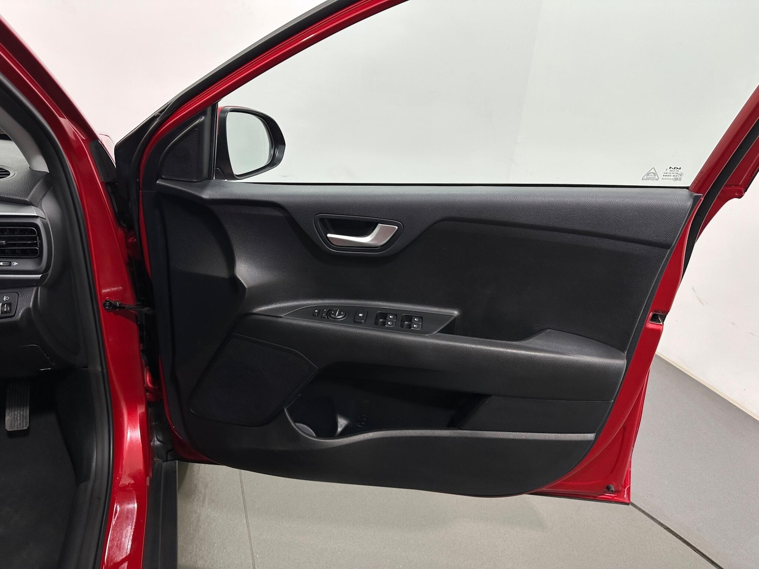 Used Kia Stonic for sale - 78127740: Photo 31