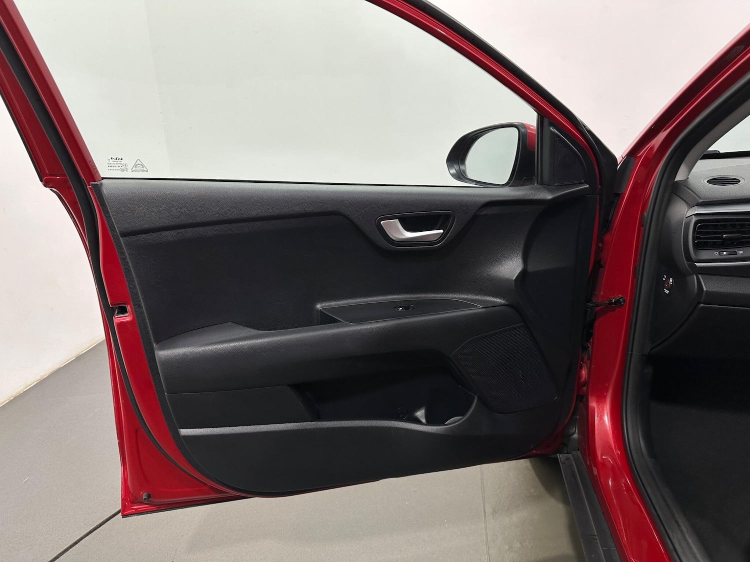 Used Kia Stonic for sale - 78127740: Photo 34