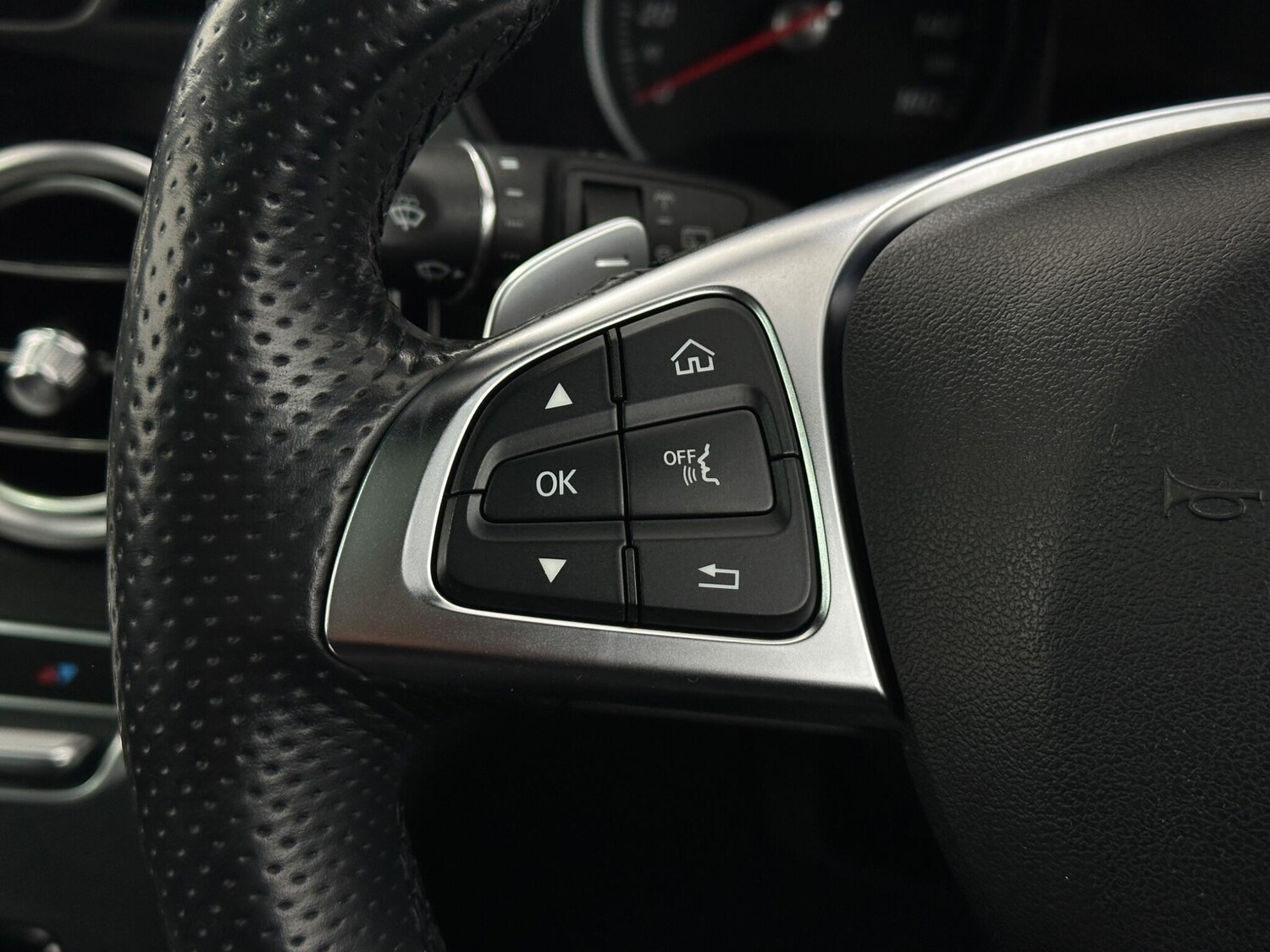 Used Mercedes-Benz GLC 2018 for sale - 77510349: Photo 15