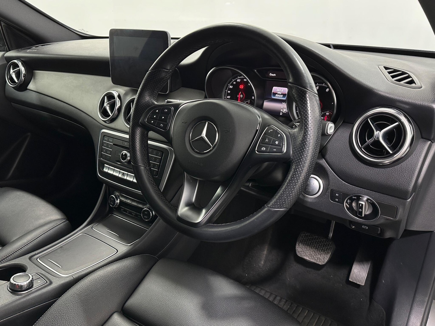 Used Mercedes-Benz GLA 2019 for sale - 77977866: Photo 11