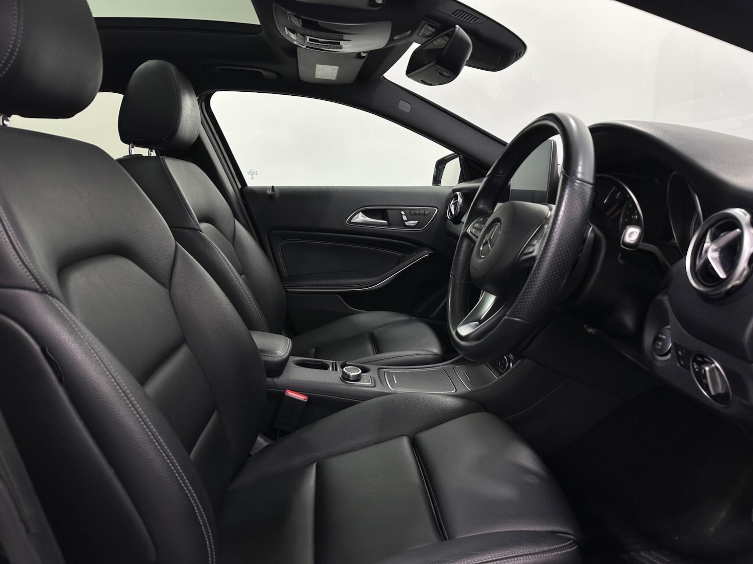 Used Mercedes-Benz GLA 2019 for sale - 77977866: Photo 34