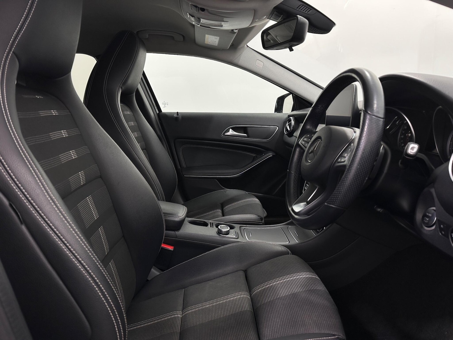 Used Mercedes-Benz GLA for sale - 77957582: Photo 32