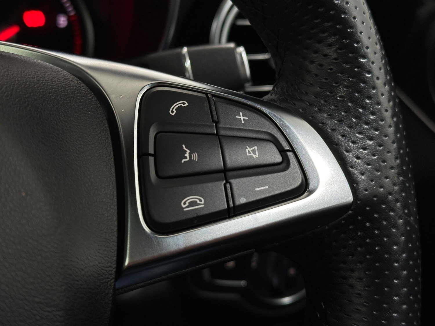 Used Mercedes-Benz GLC 2018 for sale - 76879011: Photo 15