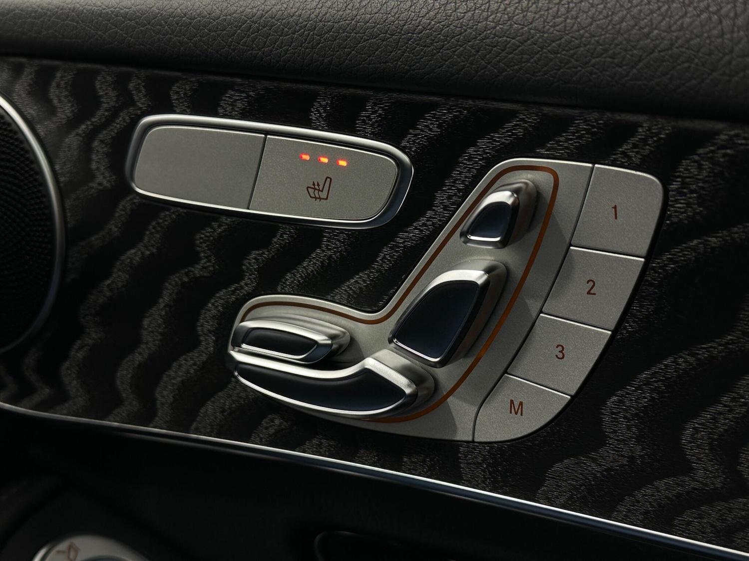 Used Mercedes-Benz GLC 2018 for sale - 76879011: Photo 18