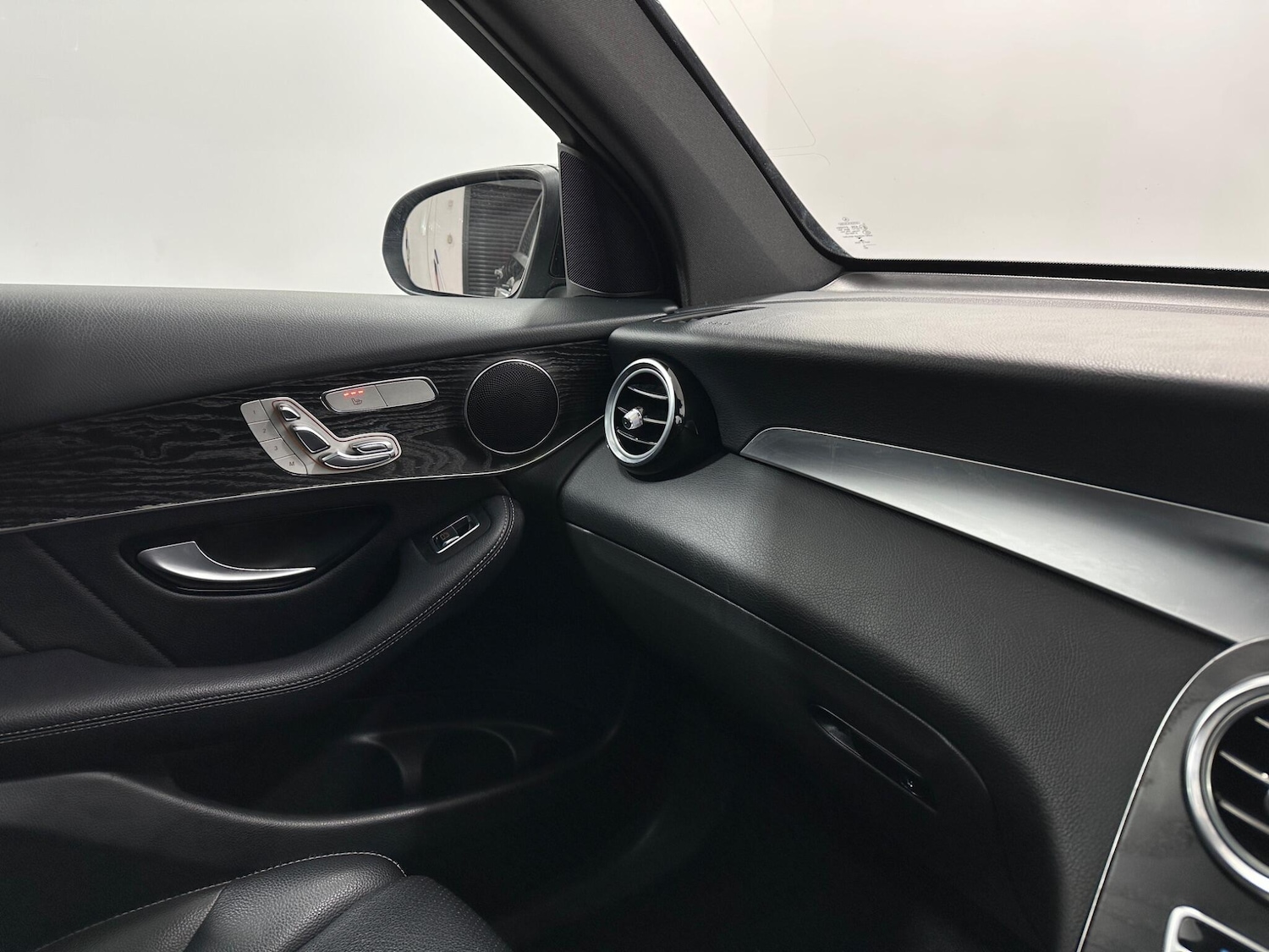 Used Mercedes-Benz GLC 2018 for sale - 76879011: Photo 27