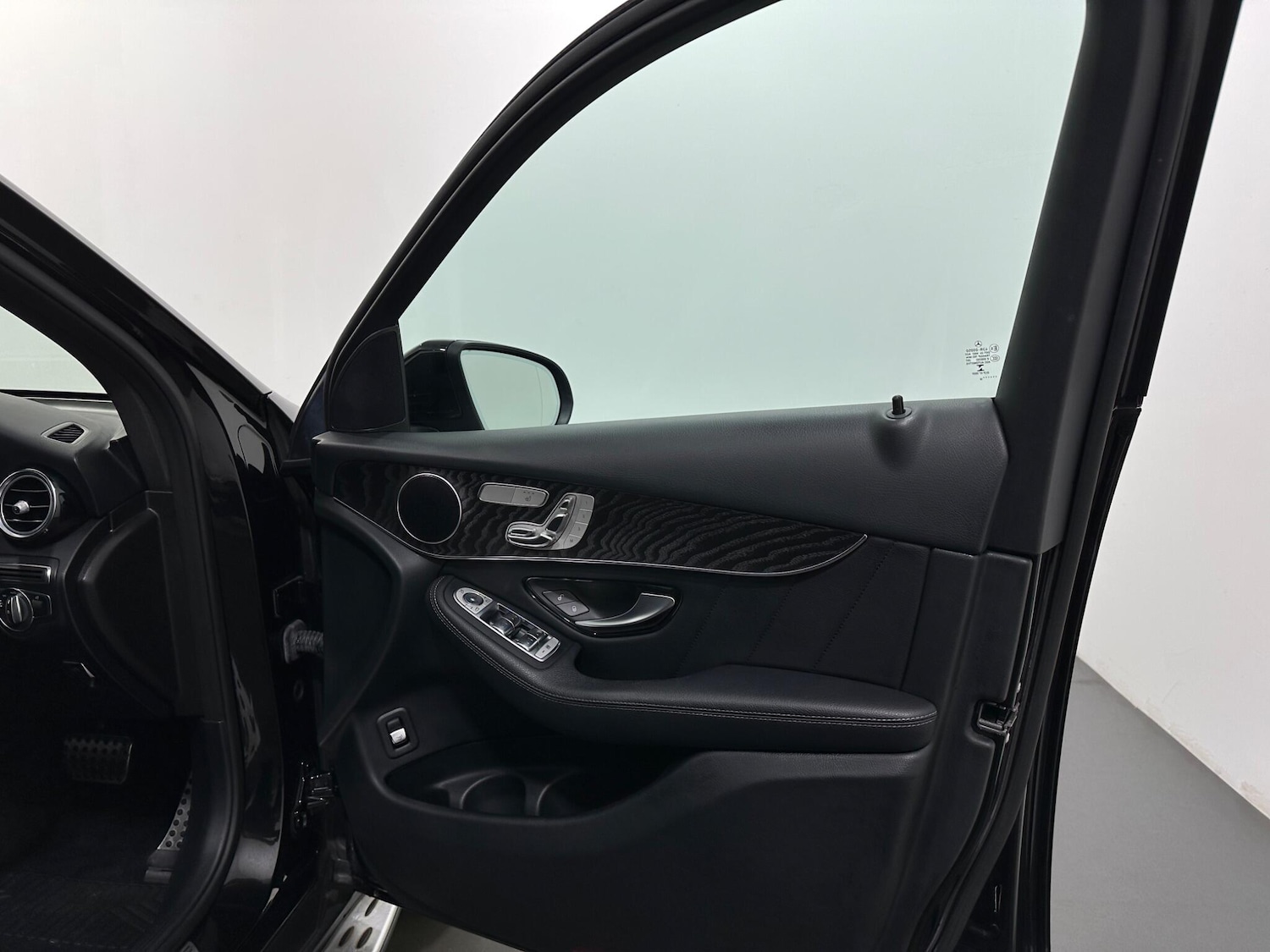 Used Mercedes-Benz GLC 2018 for sale - 76879011: Photo 33