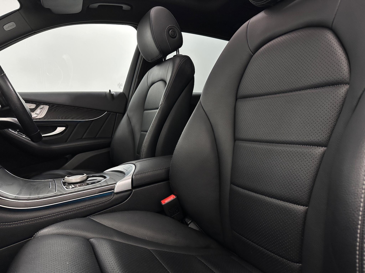 Used Mercedes-Benz GLC 2018 for sale - 76879011: Photo 35