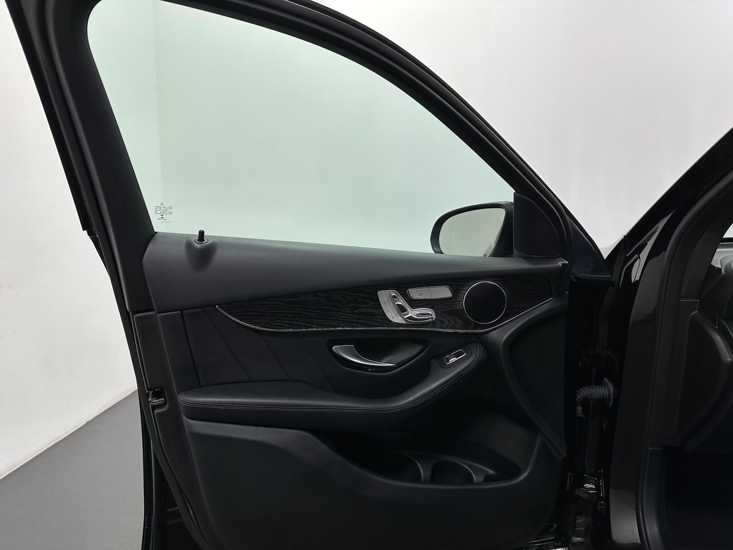 Used Mercedes-Benz GLC 2018 for sale - 76879011: Photo 37