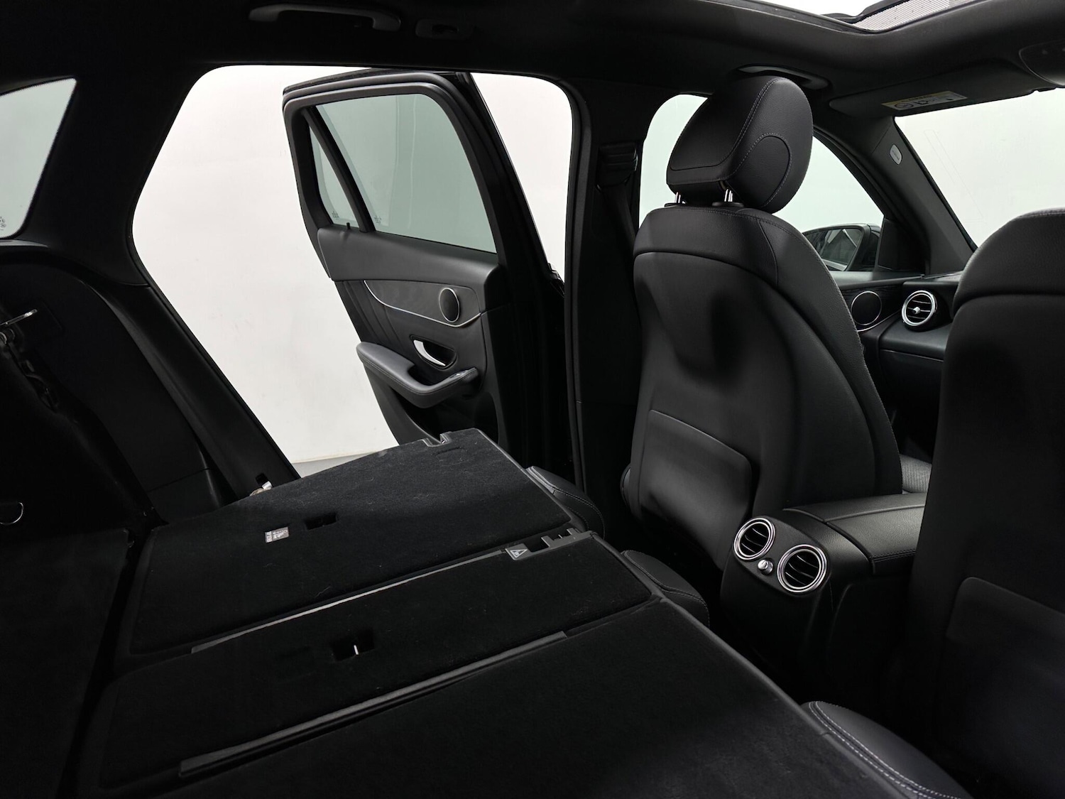 Used Mercedes-Benz GLC 2018 for sale - 76879011: Photo 47