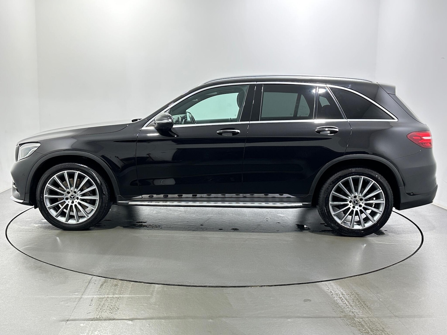 Used Mercedes-Benz GLC 2018 for sale - 76879011: Photo 5