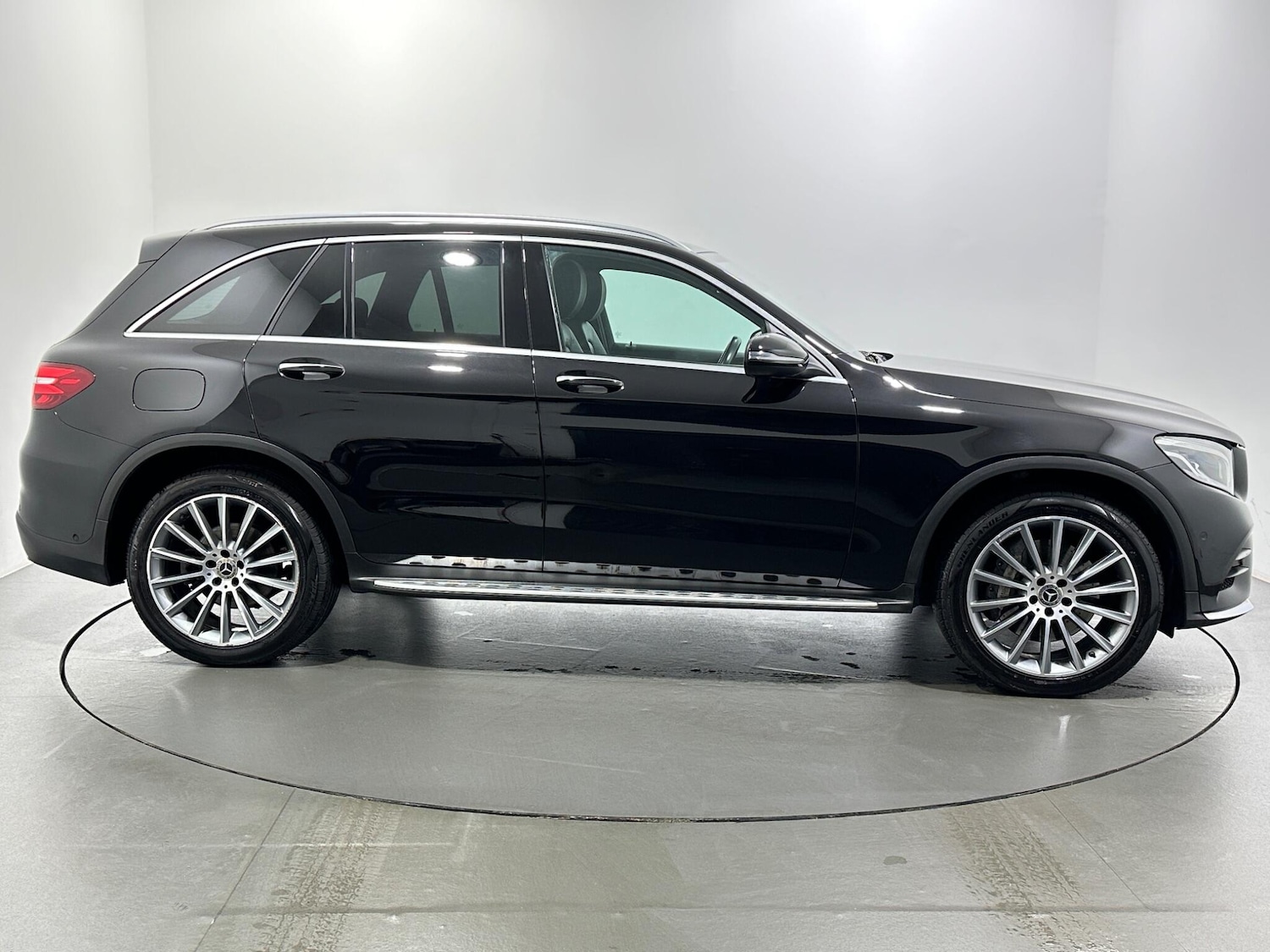 Used Mercedes-Benz GLC 2018 for sale - 76879011: Photo 9