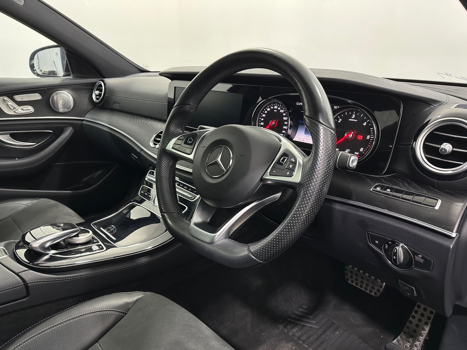 Used Mercedes-Benz E Class 2017 for sale - 77538278: Photo 10