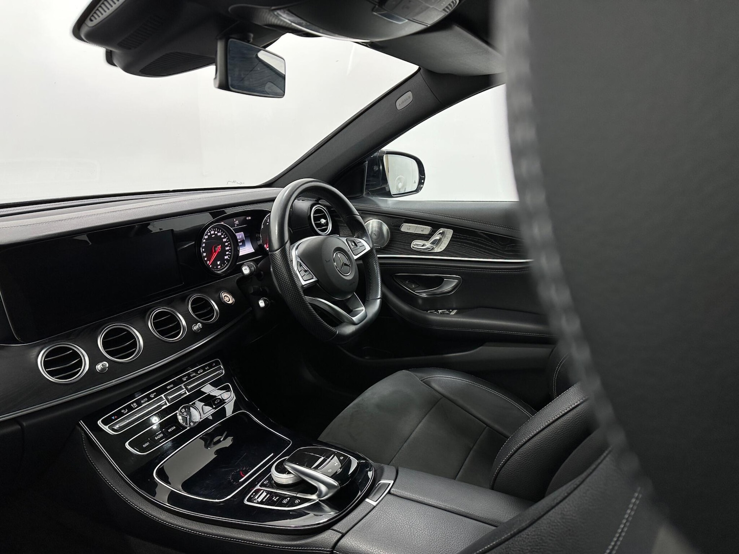 Used Mercedes-Benz E Class 2017 for sale - 77538278: Photo 32