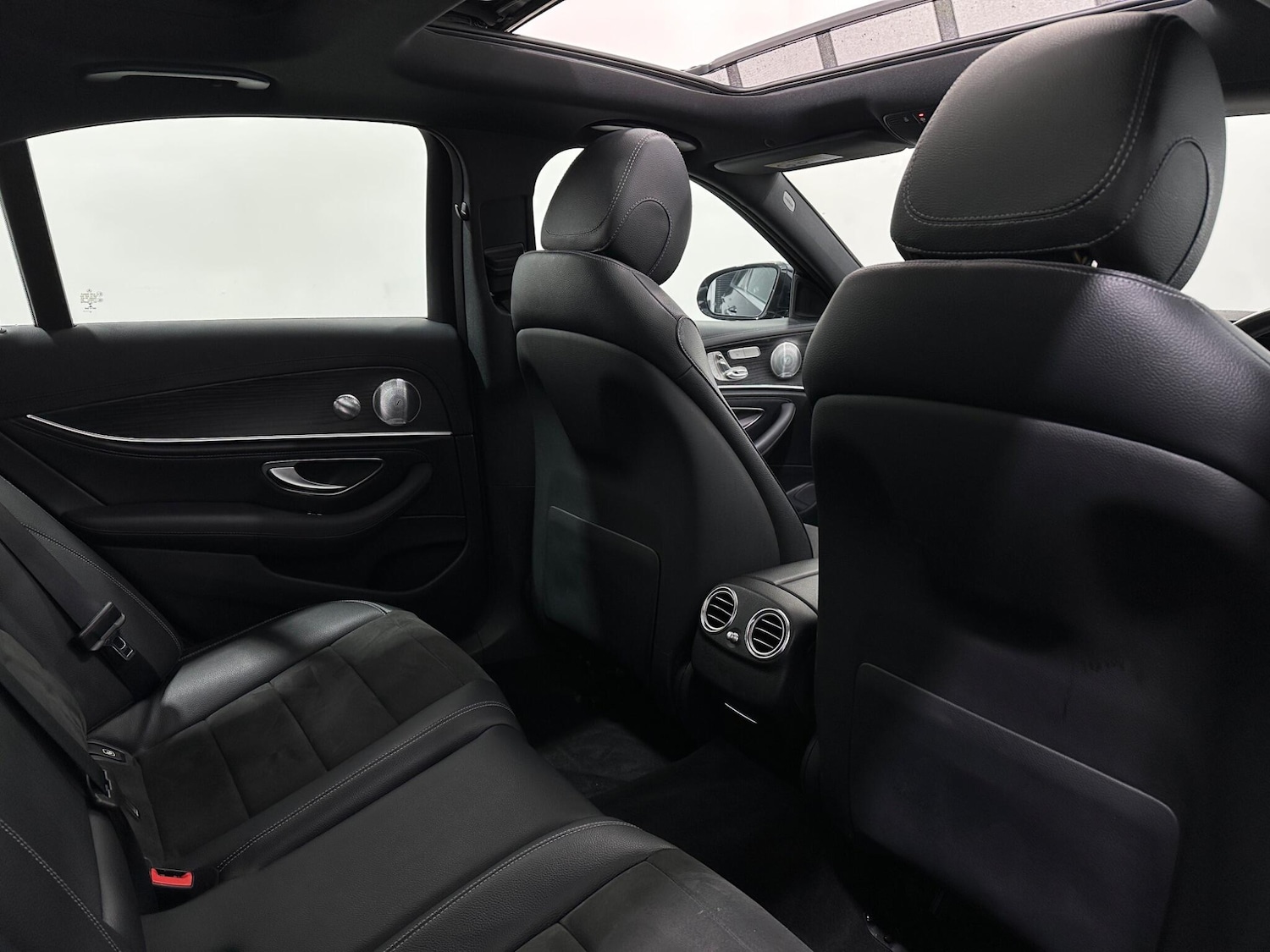 Used Mercedes-Benz E Class 2017 for sale - 77538278: Photo 44