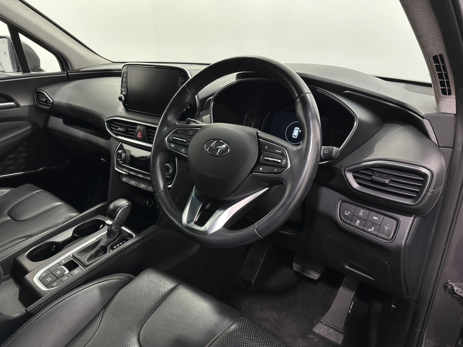 Used Hyundai Santa Fe 2018 for sale - 77598068: Photo 10