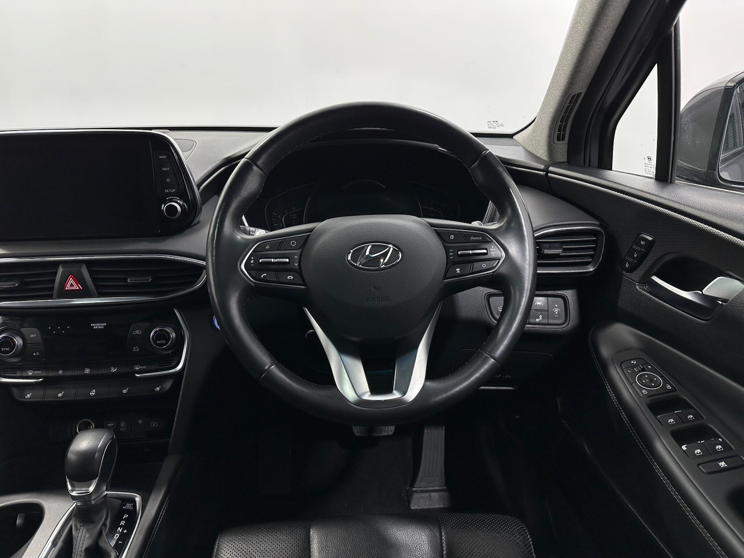 Used Hyundai Santa Fe 2018 for sale - 77598068: Photo 13