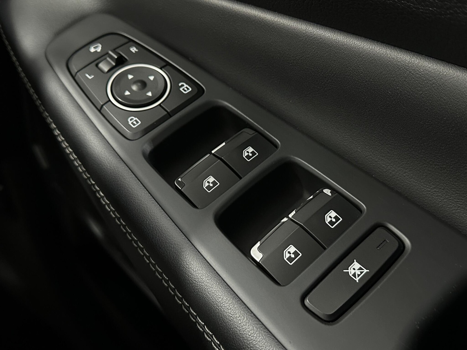 Used Hyundai Santa Fe 2018 for sale - 77598068: Photo 19