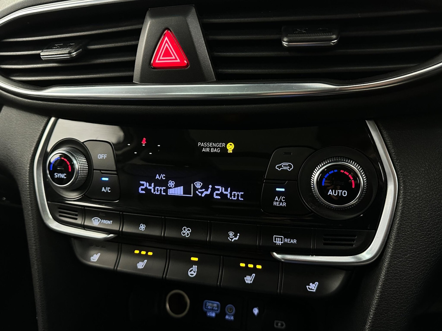 Used Hyundai Santa Fe 2018 for sale - 77598068: Photo 23