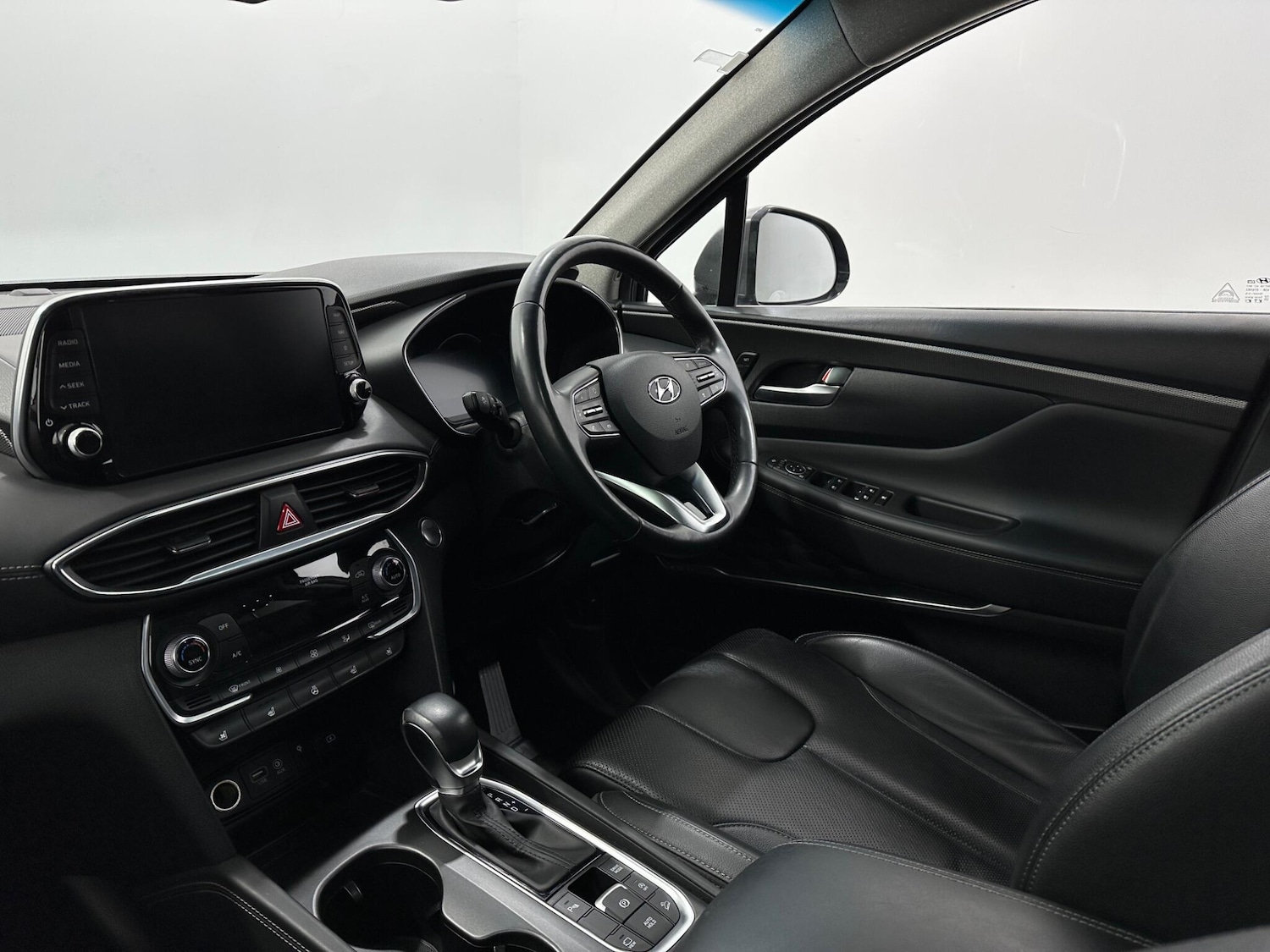 Used Hyundai Santa Fe 2018 for sale - 77598068: Photo 33